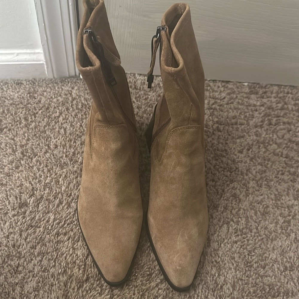 Zara suede boots 
Size 39